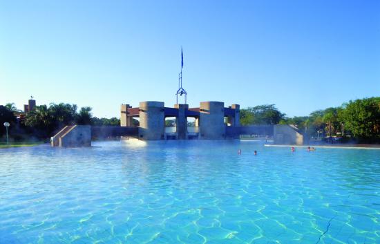 outdoor-heated-pools